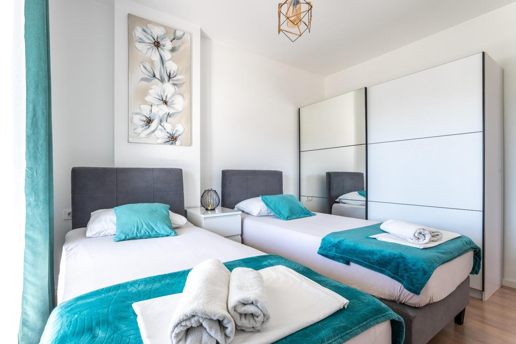 New Luxury 3-Bedroom Penthouse With Huge Terrace Split Exteriör bild